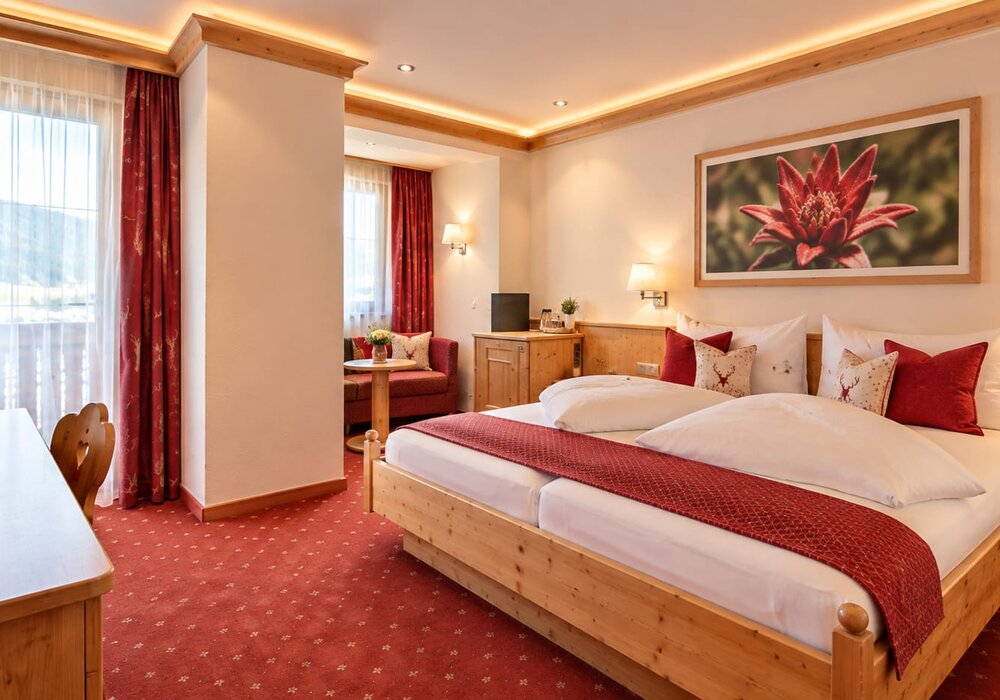 Doppelzimmer Superior für 2-4 Personen Schlafzimmer mit Doppelbett Sitzgelegenheit Bad oder Dusche/WC Föhn Safe,&hellip;