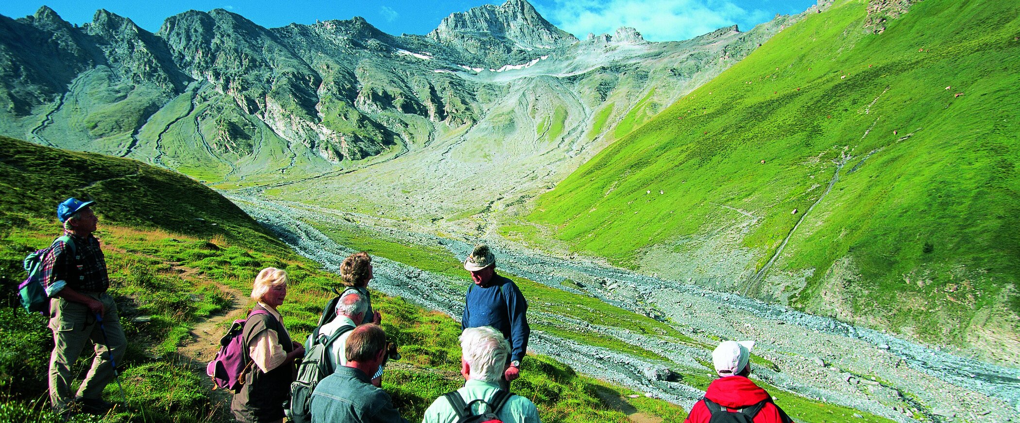 Treue verbindet – feiern Sie mit uns!

🎉 Exklusiv für Stammgäste – als Zeichen unserer Wertschätzung
🏔️ Erholung in der Bergwelt – entspannte Tage inmitten der Samnauner Alpen
🤝 Gemeinsame Erlebnisse – schöne Begegnungen mit langjährigen Gästen
🍽️ Genuss & Gastfreundschaft – kulinarische Highlights und persönliche Atmosphäre
✨ Besondere Momente – Zeit zum Geniessen, Austauschen und Wohlfühlen
💚 Ein herzliches Dankeschön – für Ihre Treue und Verbundenheit zu unserem Haus 